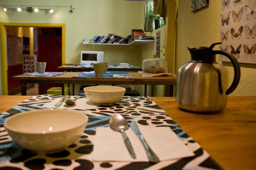 Feetup Home Backpackers Valencia Exterior foto