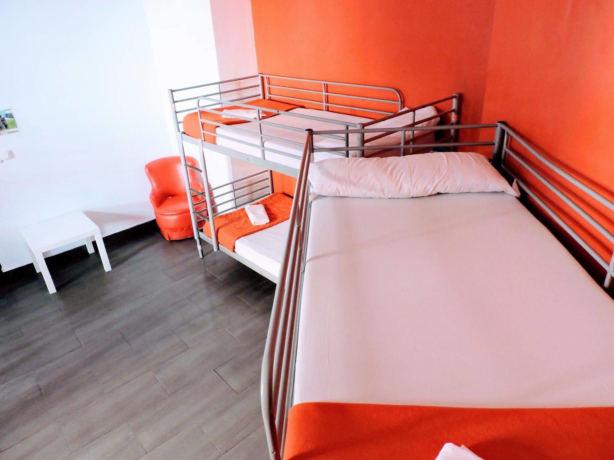 Feetup Home Backpackers Valencia Exterior foto